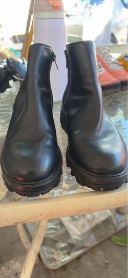 UNISA Black Ankle Boots – Women's Size 8 – Side Zip