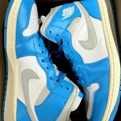 WMNS NIKE AIR JORDAN 1 MID SIZE 9