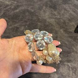 New Bracelet With Crystals 