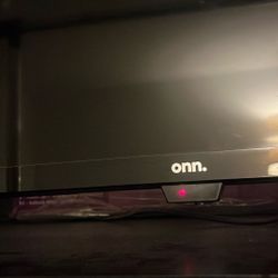 Onn Roku TV, 32 in. Good Condition W/remote