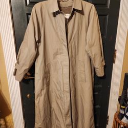 Ladies London Fog Coat with Lining.  Size 16 R