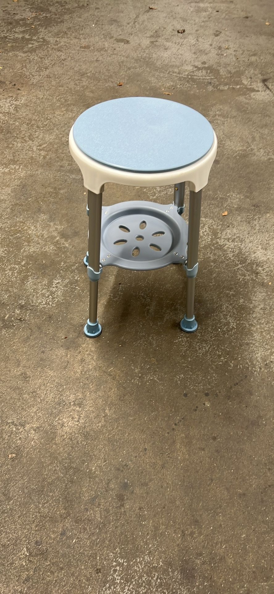 23 Inch High Adjustable Turning Chair For Your Bath
