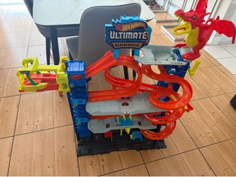 Hot wheels ultimate garage