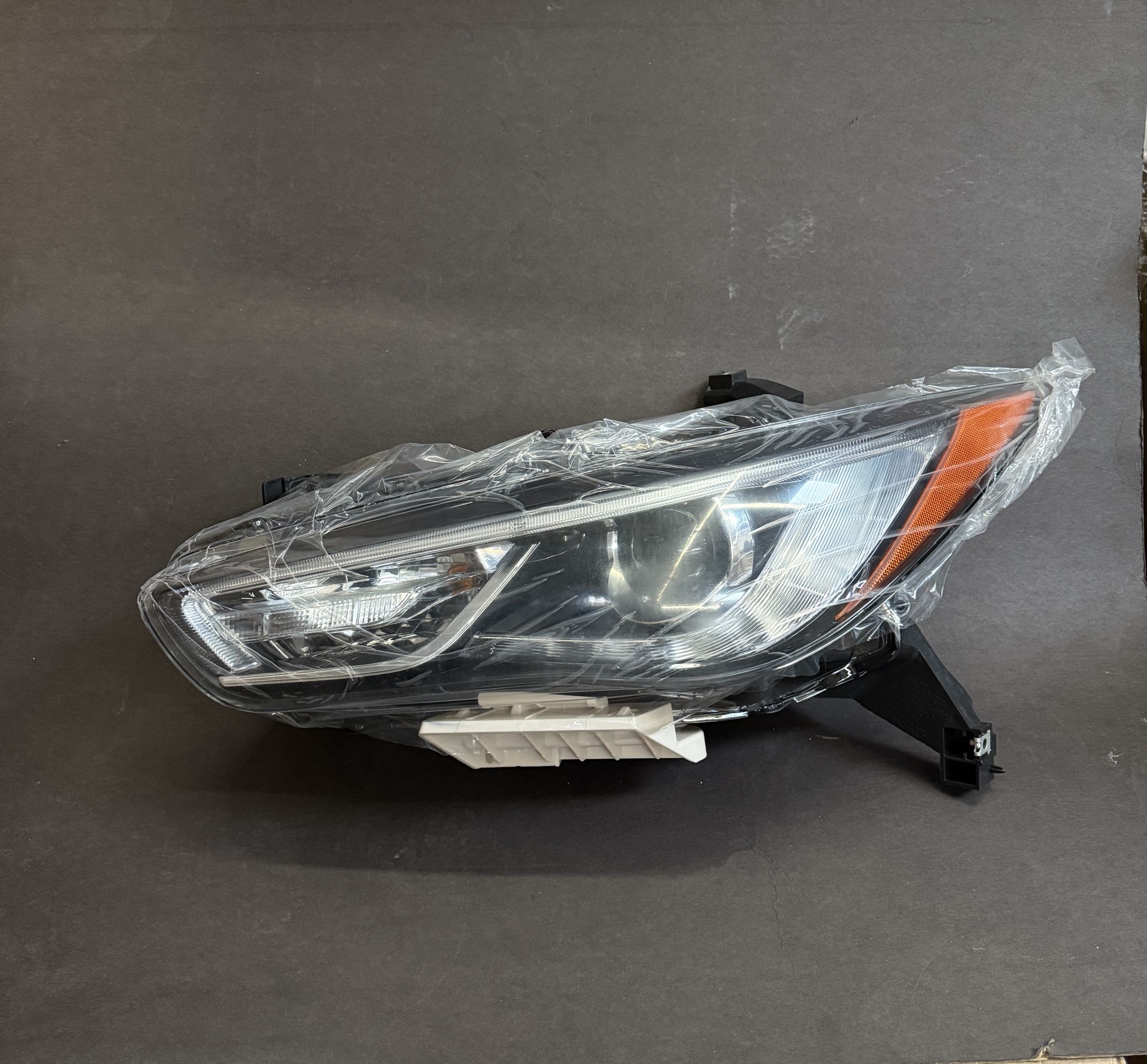 Driver Side Headlight Assembly 2016-2018 Infiniti Qx60 Xenon HId W/O Afs OEM Fit Headlamp