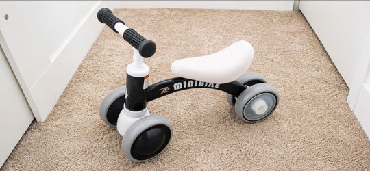 Colorful Lighting Baby Balance Bike for Toddlers (10–36 Months)