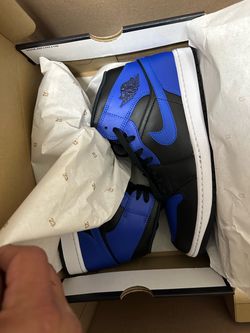 Jordan 1 Mid ‘Hyper Royal’