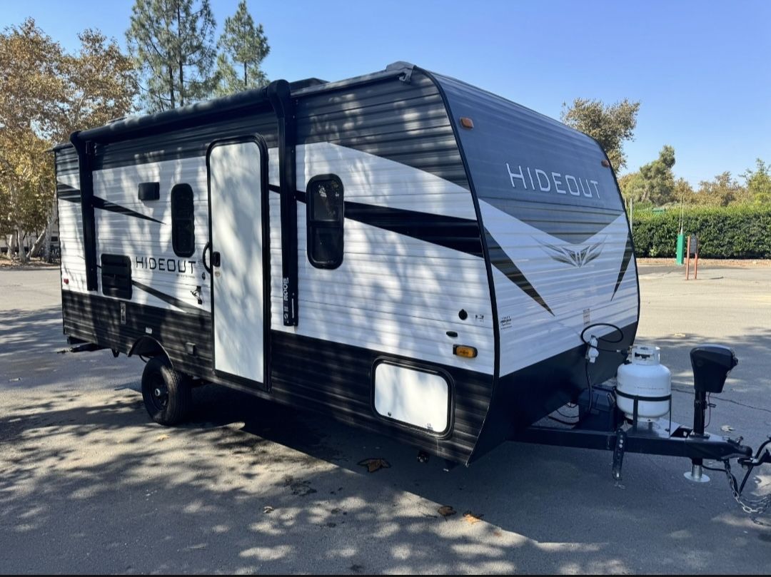 2020 Keystone Hideout 20’