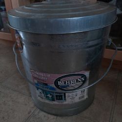 Behrens 10 Gal. Galvanised Locking Lid Container