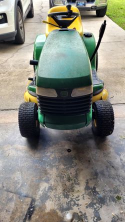 John Deere Riding Lawn Mower Tractor