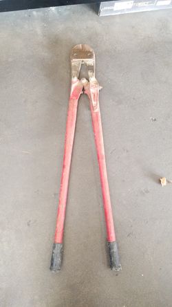 Bolt cutters