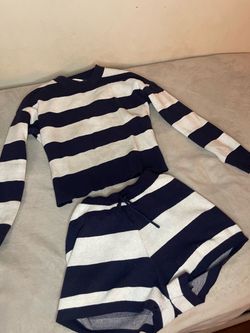 Sweater Set SIZE MEDIUM/LARGE