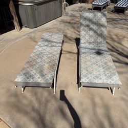 2 Lounge Chairs