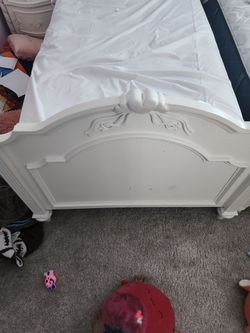 Twin bed great condition  with nightstand