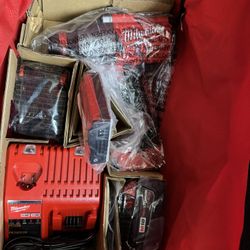 Milwaukee FUEL ONE-KEY 18V Brushless Cordless 7/16” Impact Wrench w/two 5hr Batt, Chrger, Tool Bag