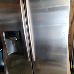 Refrigerator 200