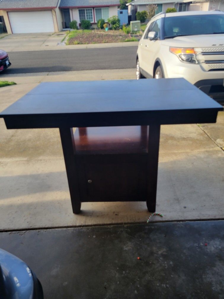 Kitchen Table with Leaf.