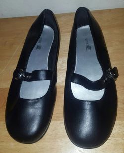 flats with strap size 5