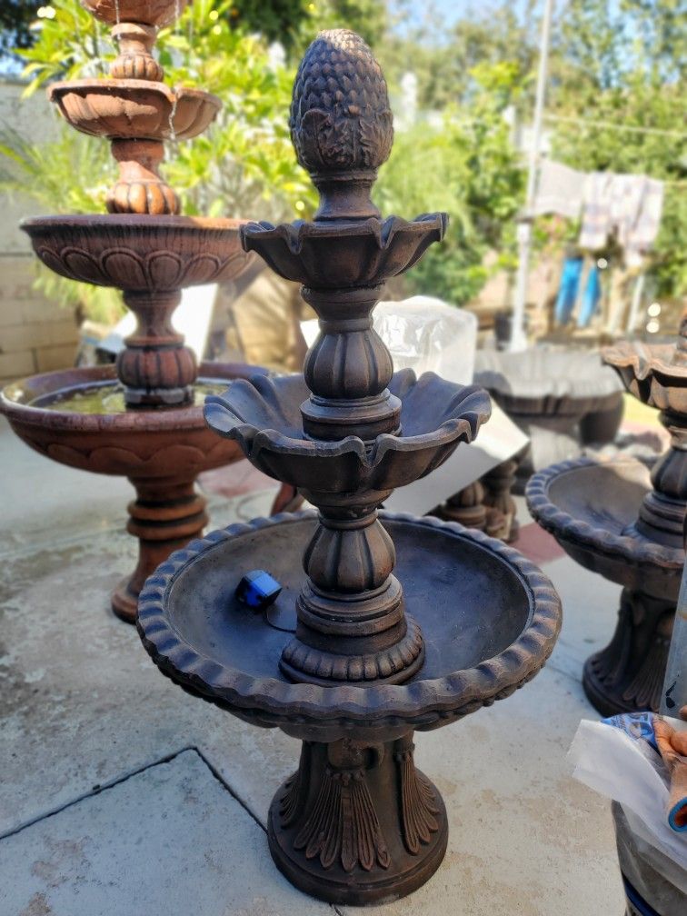 New 5ft Pineapple Water Fountain