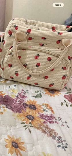 New Strawberry Lunchbag $10