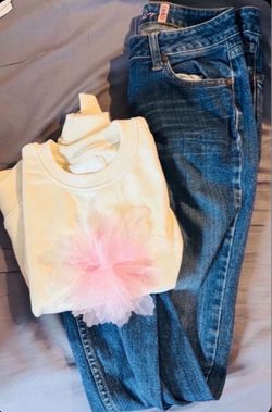Kids Size Zara Tulle Flower Sweatshirt Size 8-9 & American Rag Jeans Size 1 S $5 for both together