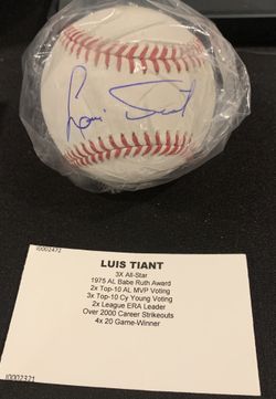 Luis Tiant Signed Baseball