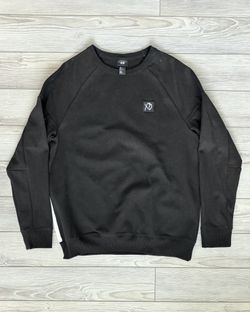 MEDIUM BLACK XO CREWNECK SWEATSHIRT