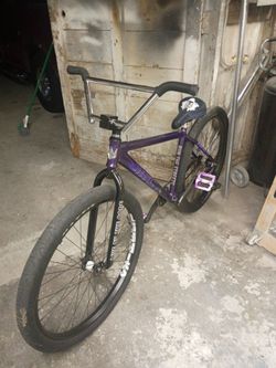Throne purple shadow