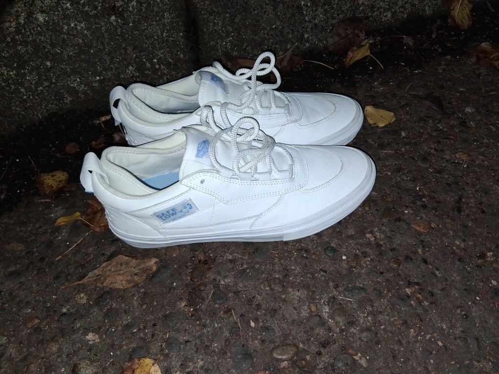 Brand New Vans Popcush Safelow All Whites 