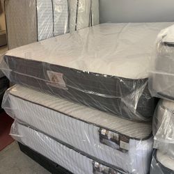 MATTRESSES 4 SALE BRAND NEW 🚚 TWIN SIZE $115. FULL SIZE $190. QUEEN SIZE. $198. KING SIZE $375. LOCATION 303 POCASSET AVE PROVIDENCE RI 