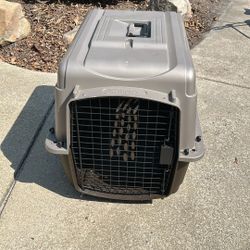 Pet Carrier 28”