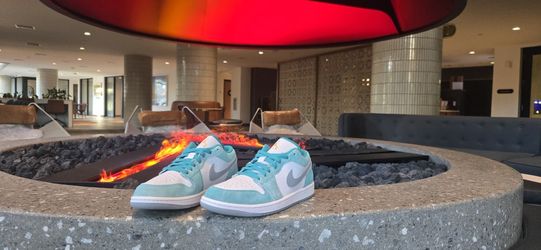 Air JORDAN 1 LOW SE SIZE 8.5 MEN ( NEW EMERALD/ TAXI WHITE)  Trades Welcome 