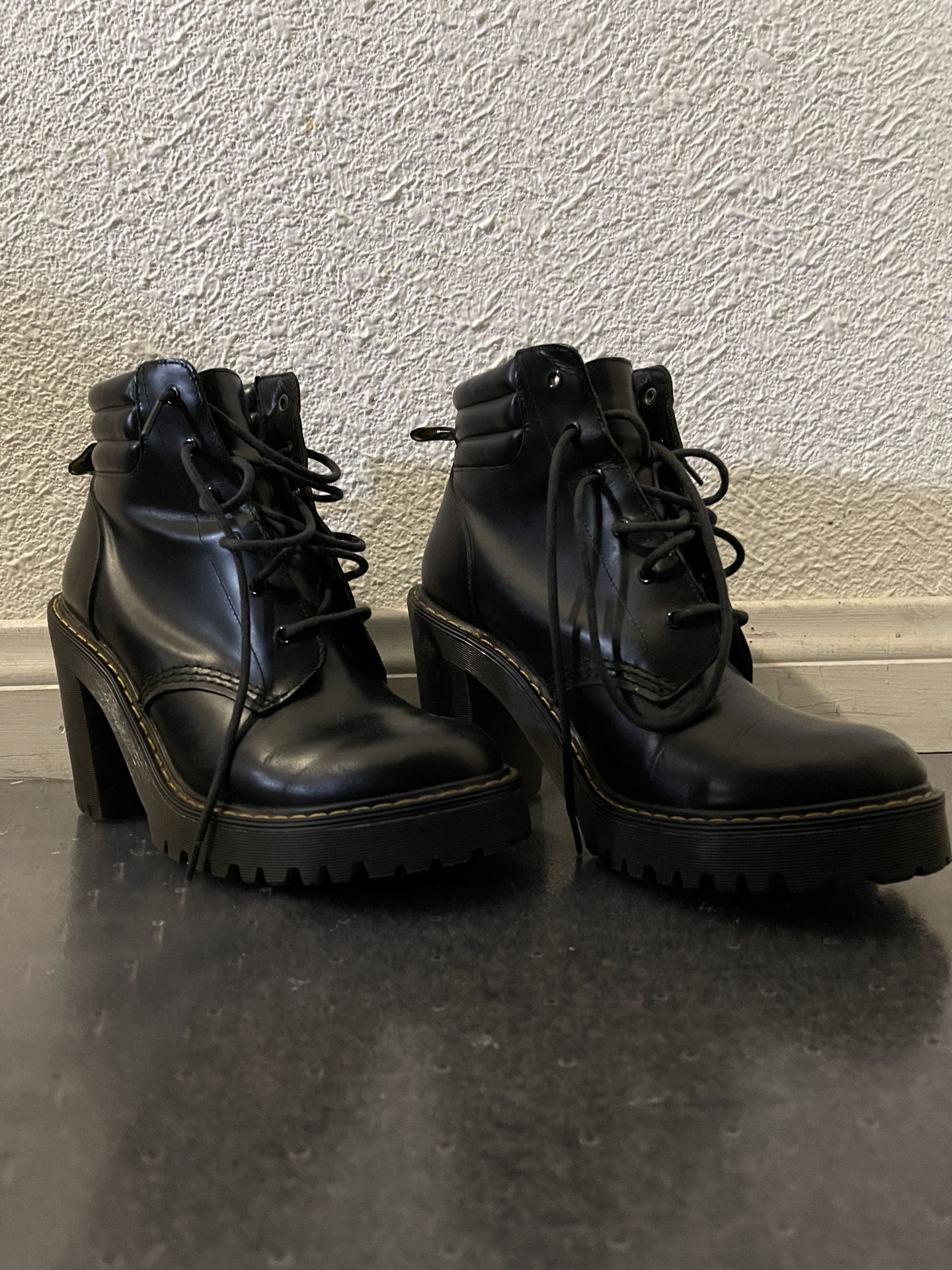 Doc Martens Persephone Boots Sz8