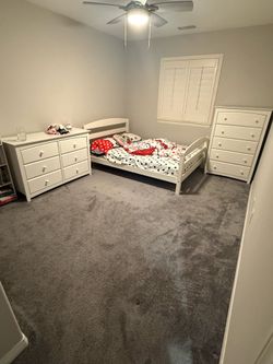 White Full size bed bedroom set