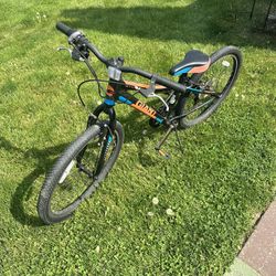 2018 Giant XTC JR 24 Lite Kids Young Adult Mountain Bike 7-Speed