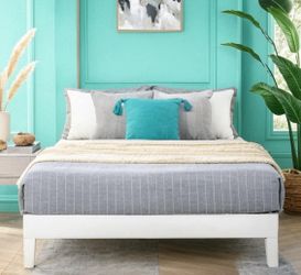 New Queen Size White Solid Wood Platform Bed
