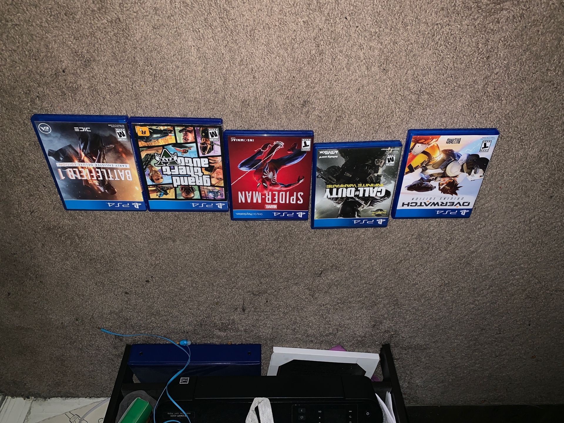PS4 slim 500 gb with headset and 5 games