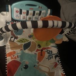 Grow and kick tummy time mat