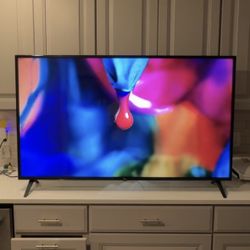 LG 60 Inch webOS LED Smart 4K TV w/HDR, AirPlay 2 — Still New Only 130 Total Hours!