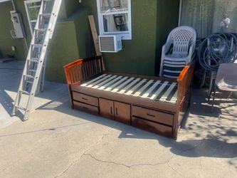 Twin size bed
