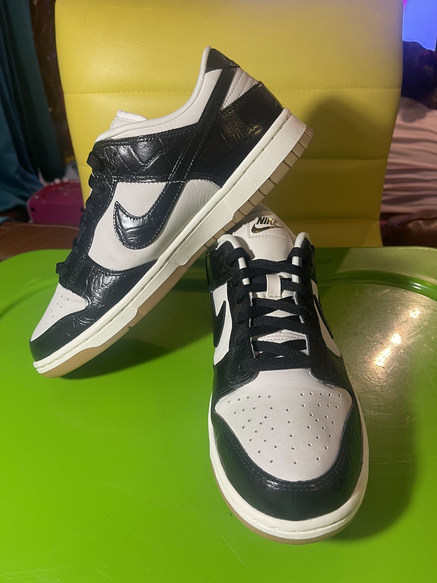 Men’s Nike Dunk Low Lx Size 10.5