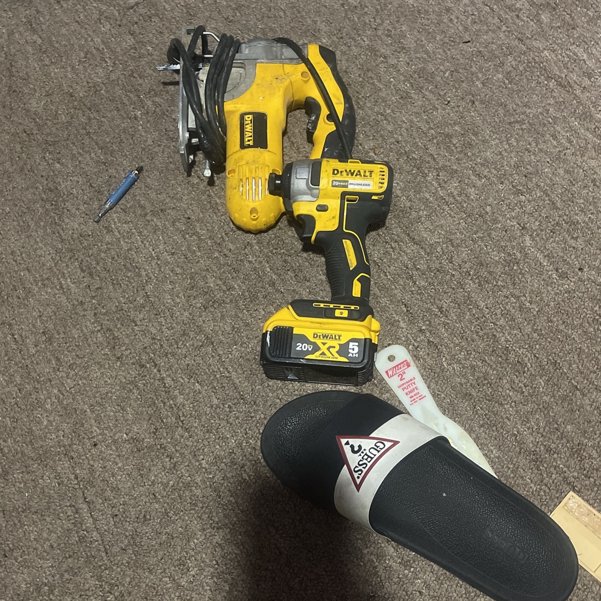 Dewalt 100