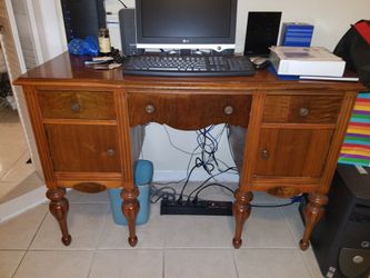 3 piece 1920's Art Deco Bedroom set. Vanity, 2 Dressers