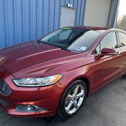 2013 Ford Fusion SE 
