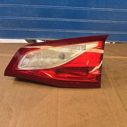 Equinox 2017 2018 2019 2020 2021 Taillight 
