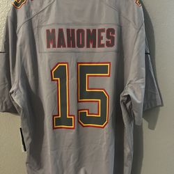 Patrick Mahomes Jersey for Sale in Riverside County, CA - OfferUp