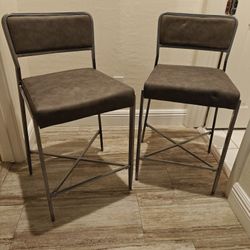 Kira 24 Counter Bar Stool Set of 2 Gray Leather Seat Silver Metal Frame