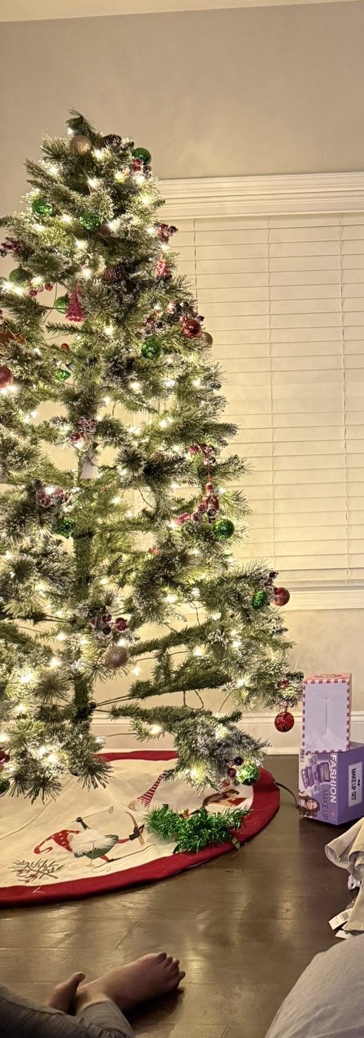 9 Ft Christmas tree