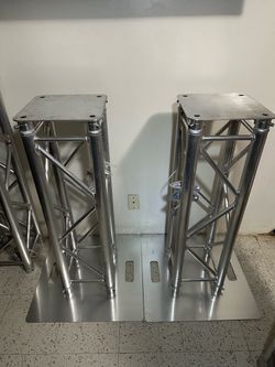 Pair of trusses with top and bottom plates