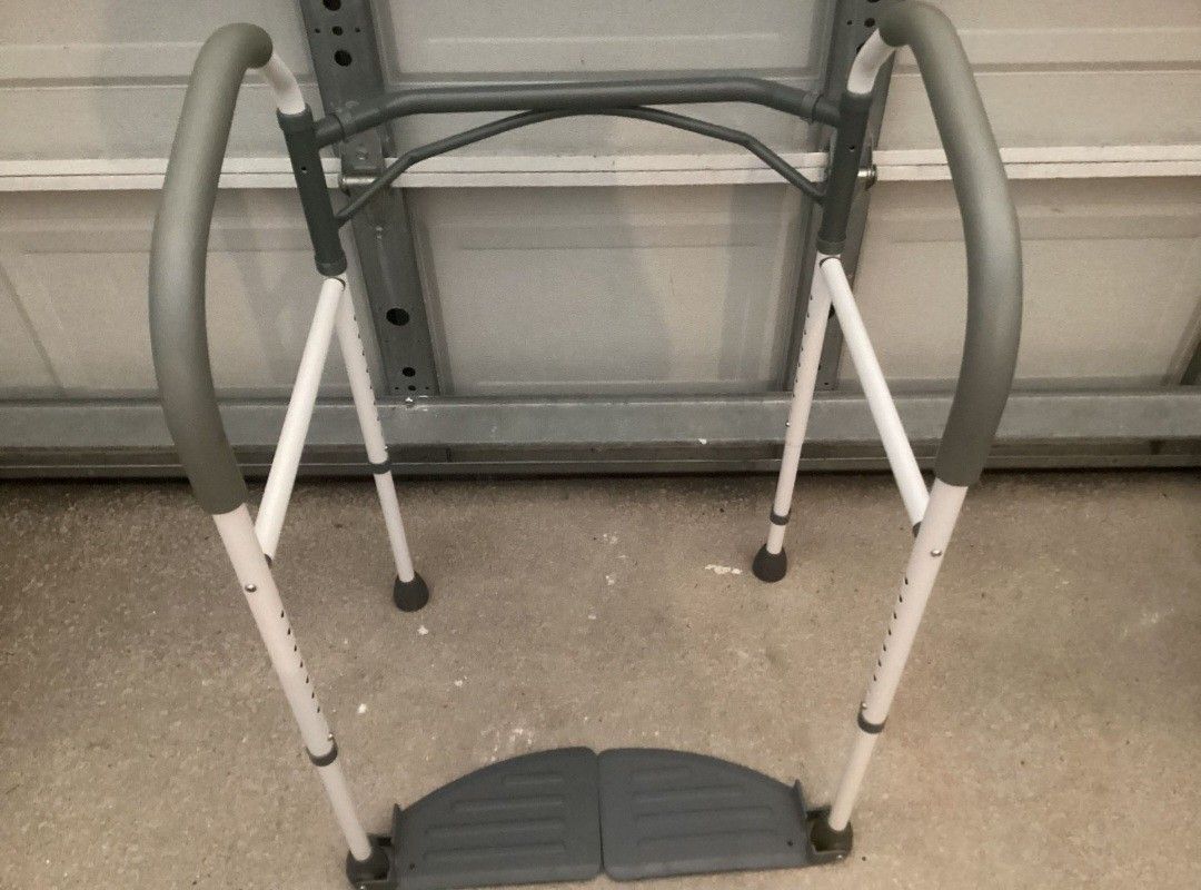 Toilet Safety Grab Bar With Foot Grips