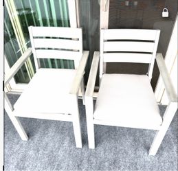 2 Outdoor Patio Dining Armchairs